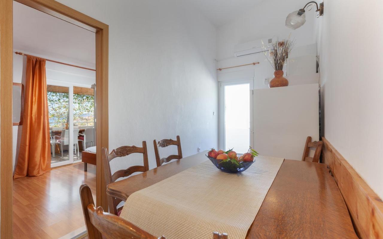 Apartments By The Sea Igrane, Makarska - 310 Bagian luar foto