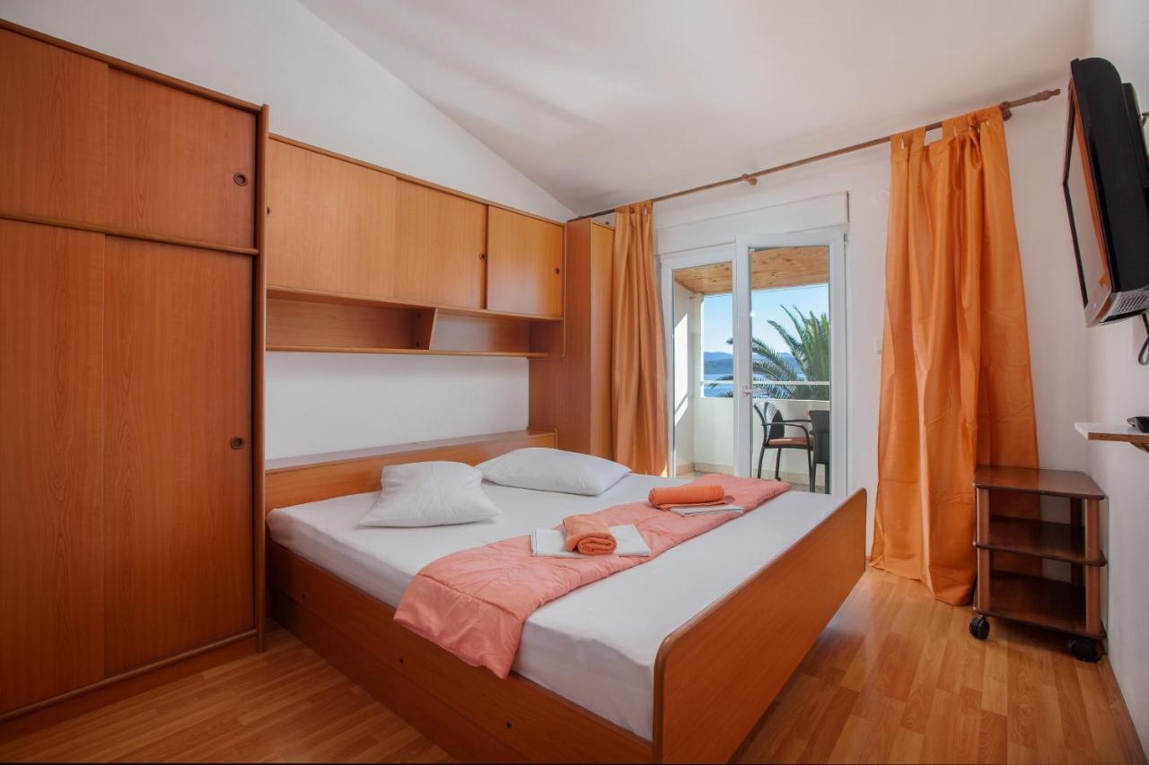 Apartments By The Sea Igrane, Makarska - 310 Bagian luar foto