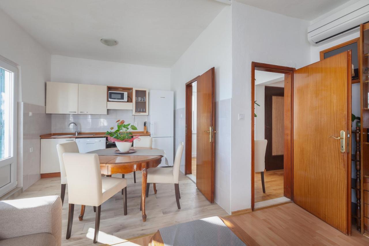 Apartments By The Sea Igrane, Makarska - 310 Bagian luar foto