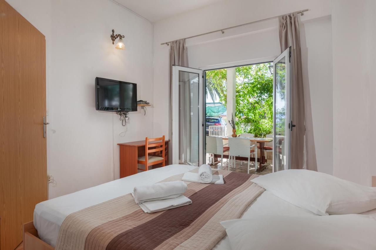 Apartments By The Sea Igrane, Makarska - 310 Bagian luar foto