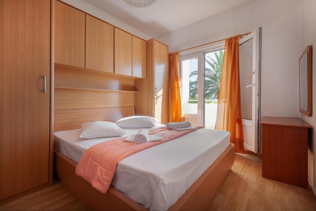 Apartments By The Sea Igrane, Makarska - 310 Bagian luar foto