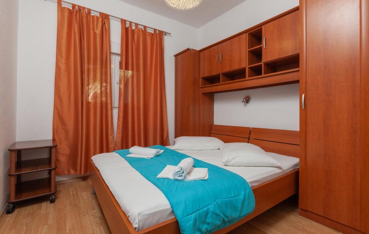 Apartments By The Sea Igrane, Makarska - 310 Bagian luar foto